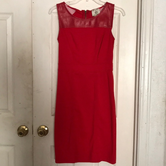 Red elegant sleeveless dress - Picture 1 of 3